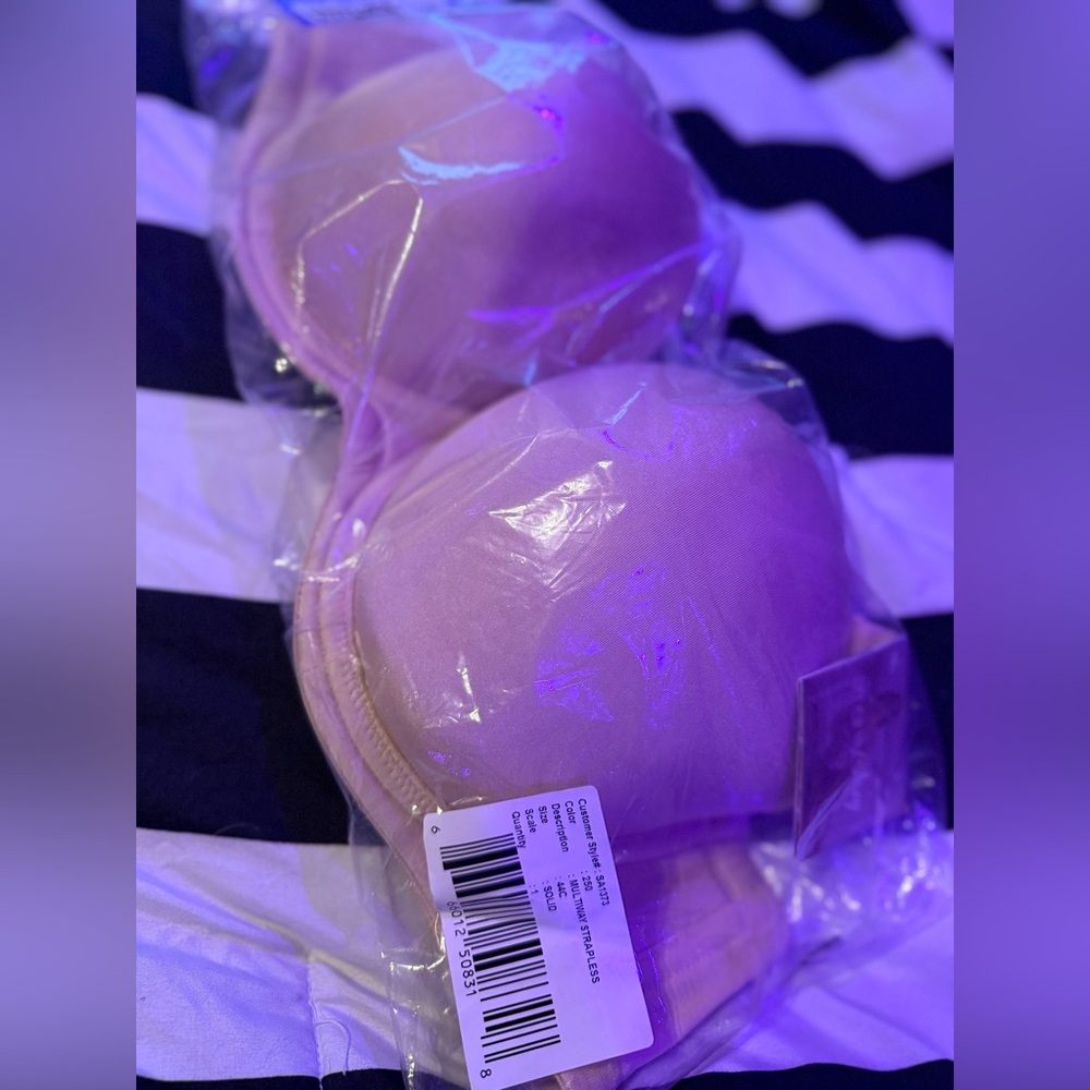 NWT- Strapless Full Support Bra in Buff w/ or w/o straps/ womens Light Lined